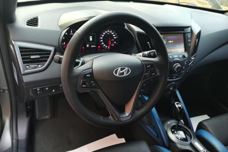 Used Hyundai Veloster 2015 1.6T Automatic Prestige Edition Steering Wheel
