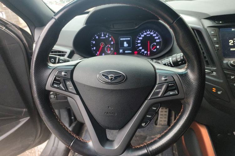 Used Hyundai Veloster 2015 1.6T Automatic Luxury Edition Steering Wheel
