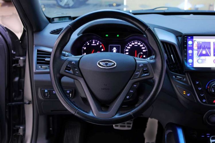 Used Hyundai Veloster 2015 1.6T Automatic Luxury Edition Steering Wheel