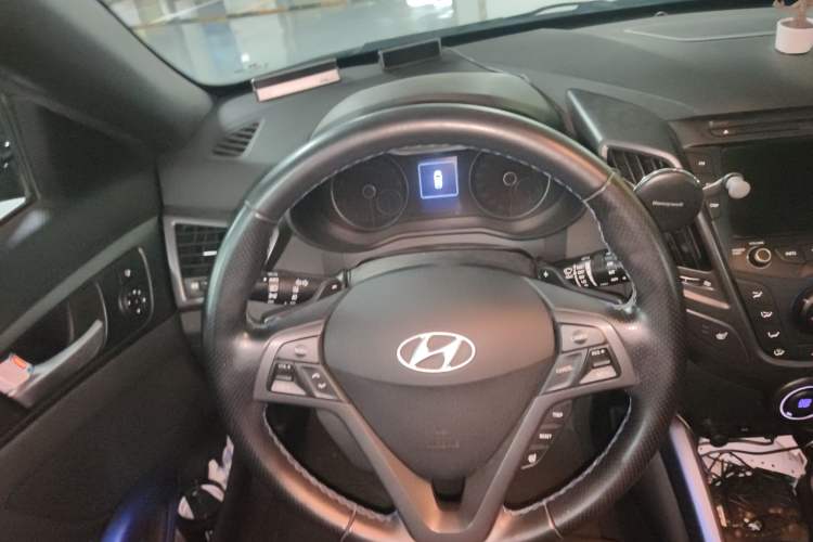 Used Hyundai Veloster 2015 1.6T Automatic Luxury Edition Steering Wheel