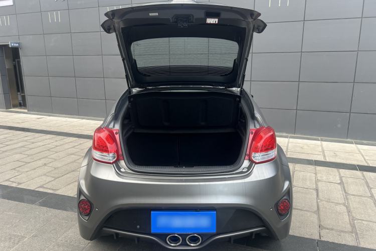 Used Hyundai Veloster 2015 1.6T Automatic Luxury Edition Trunk