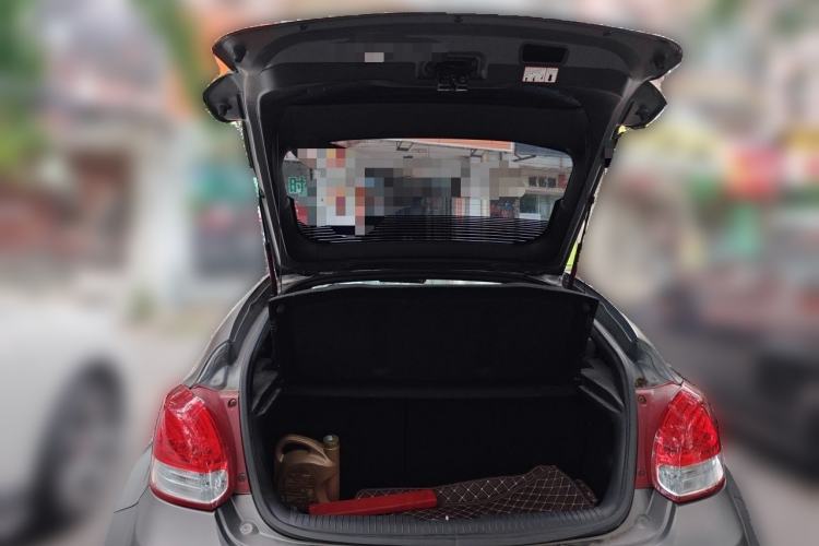 Used Hyundai Veloster 2015 1.6T Automatic Luxury Edition Trunk