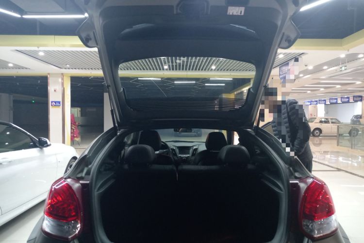 Used Hyundai Veloster 2015 1.6T Automatic Luxury Edition Trunk