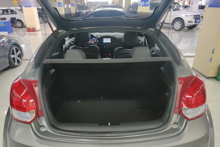 Used Hyundai Veloster 2015 1.6T Automatic Luxury Edition Trunk