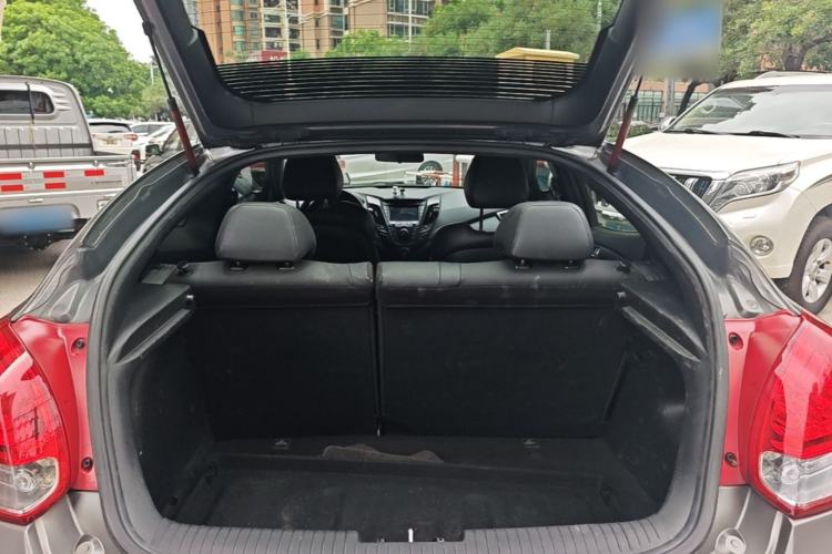 Used Hyundai Veloster 2015 1.6T Automatic Luxury Edition Trunk