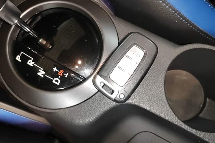 Used Hyundai Veloster 2015 1.6T Automatic Luxury Edition Vehicle Key