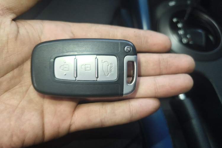 Used Hyundai Veloster 2015 1.6T Automatic Luxury Edition Vehicle Key