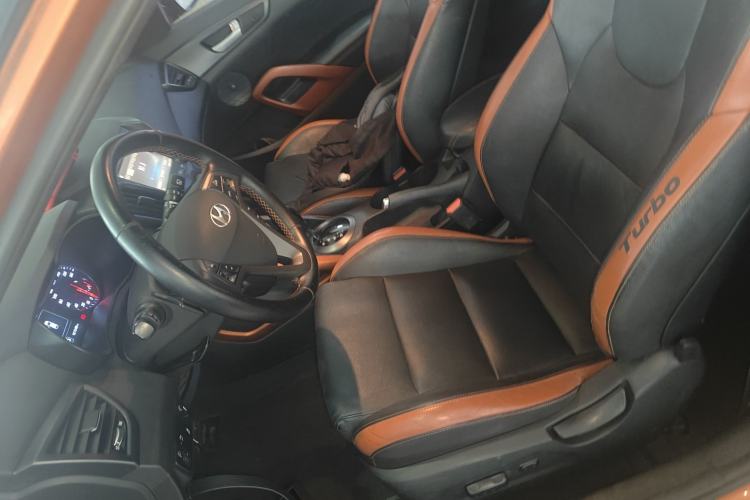 Used Hyundai Veloster 2015 1.6T Automatic Luxury Edition Left Front Seat