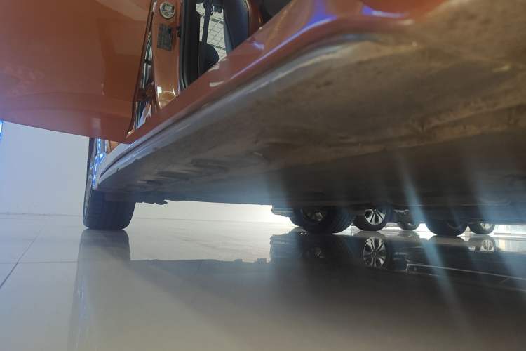 Used Hyundai Veloster 2015 1.6T Automatic Luxury Edition Right Side Sill