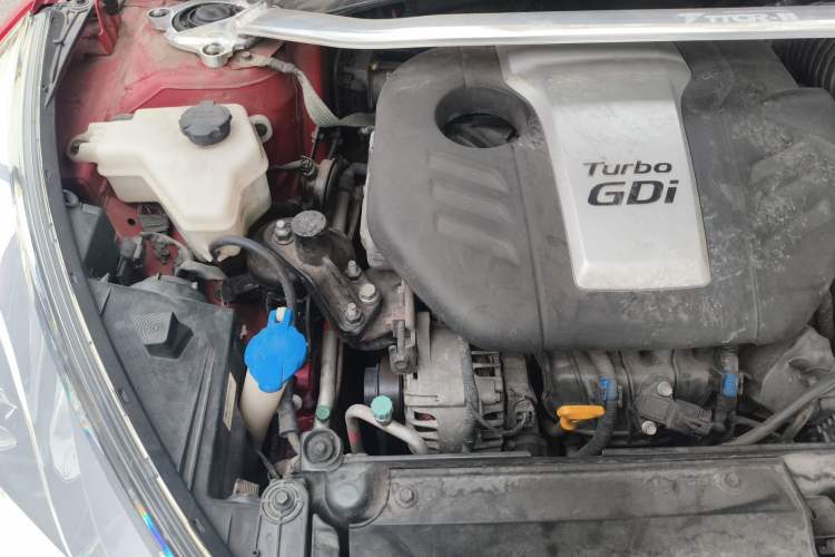 Used Hyundai Veloster 2015 1.6T Automatic Luxury Edition Engine Bay Right