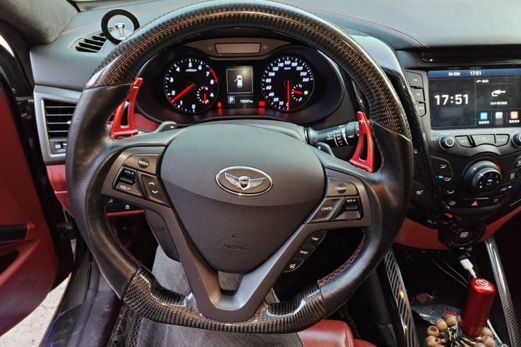 Used Hyundai Veloster 2015 1.6T Automatic Luxury Edition Steering Wheel