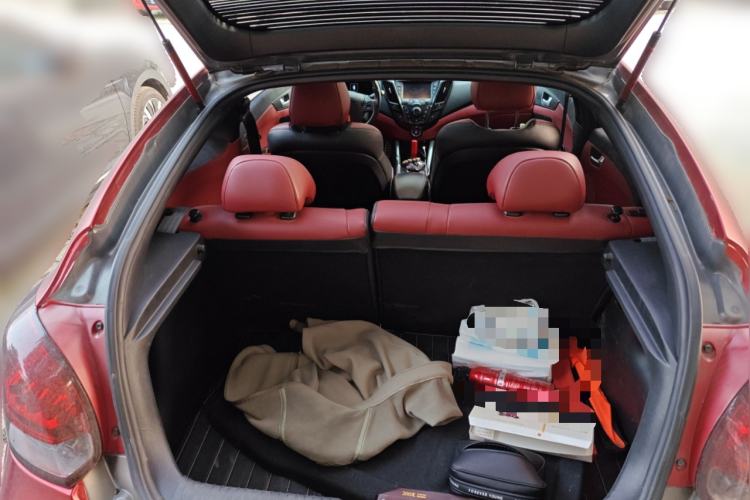 Used Hyundai Veloster 2015 1.6T Automatic Luxury Edition Trunk
