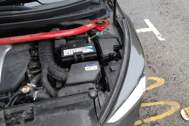 Used Hyundai Veloster 2015 1.6T Automatic Luxury Edition Engine Bay Left