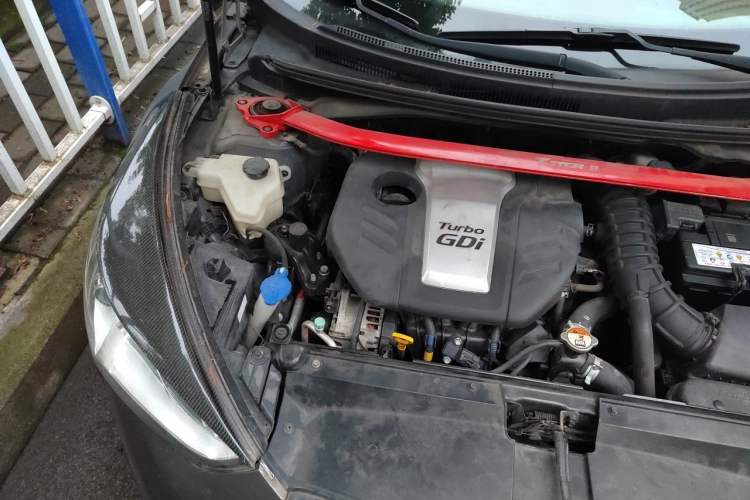 Used Hyundai Veloster 2015 1.6T Automatic Luxury Edition Engine Bay Right