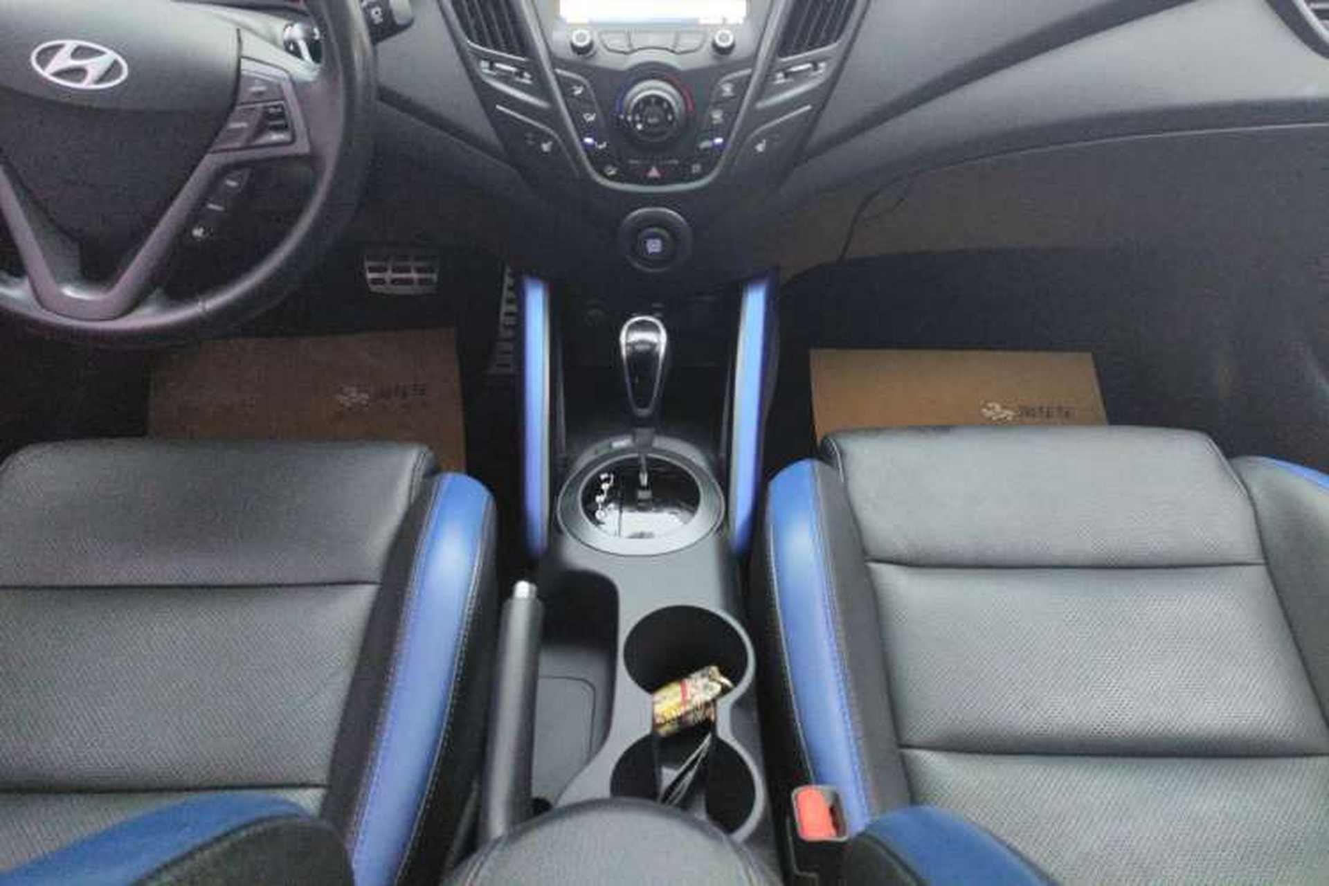 Used Hyundai Veloster 2015 1.6T Automatic Luxury Edition Gear Lever