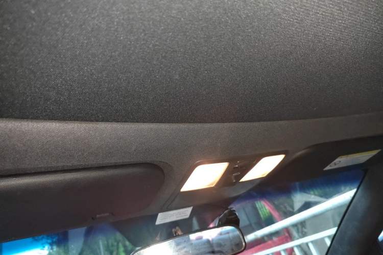 Used Hyundai Veloster 2015 1.6T Automatic Luxury Edition Headliner
