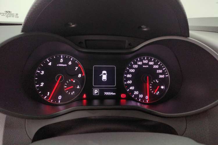 Used Hyundai Veloster 2015 1.6T Automatic Luxury Edition Instrument Cluster