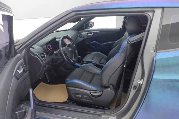 Used Hyundai Veloster 2015 1.6T Automatic Luxury Edition Left Front Seat