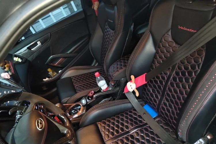Used Hyundai Veloster 2015 1.6T Automatic Luxury Edition Left Front Seat