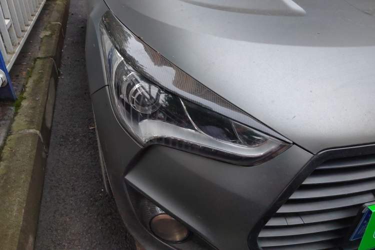 Used Hyundai Veloster 2015 1.6T Automatic Luxury Edition Right Front Headlight