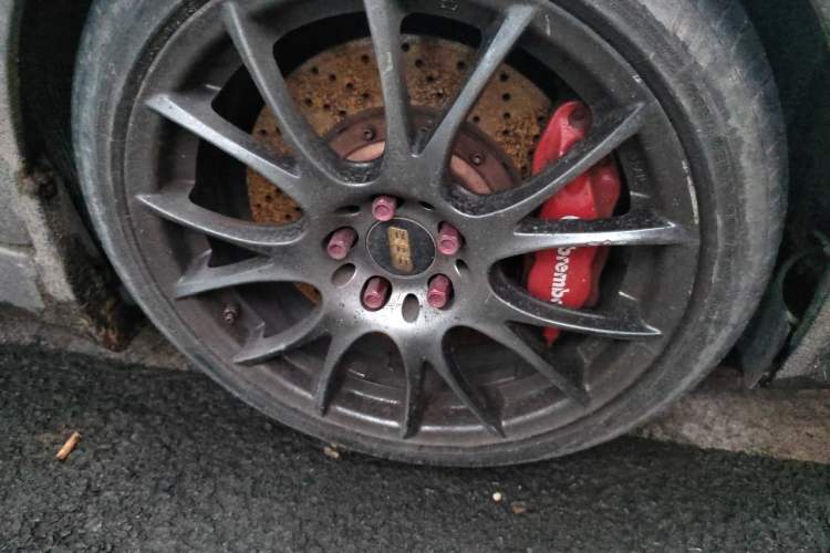 Used Hyundai Veloster 2015 1.6T Automatic Luxury Edition Right Front Wheel Hub