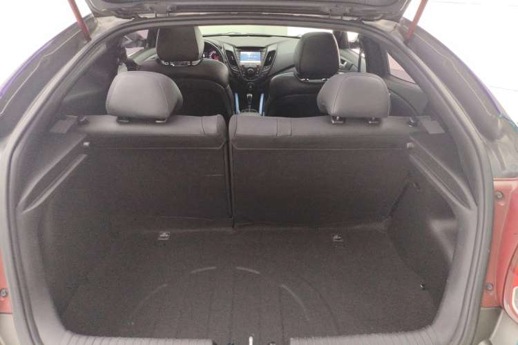 Used Hyundai Veloster 2015 1.6T Automatic Luxury Edition Trunk