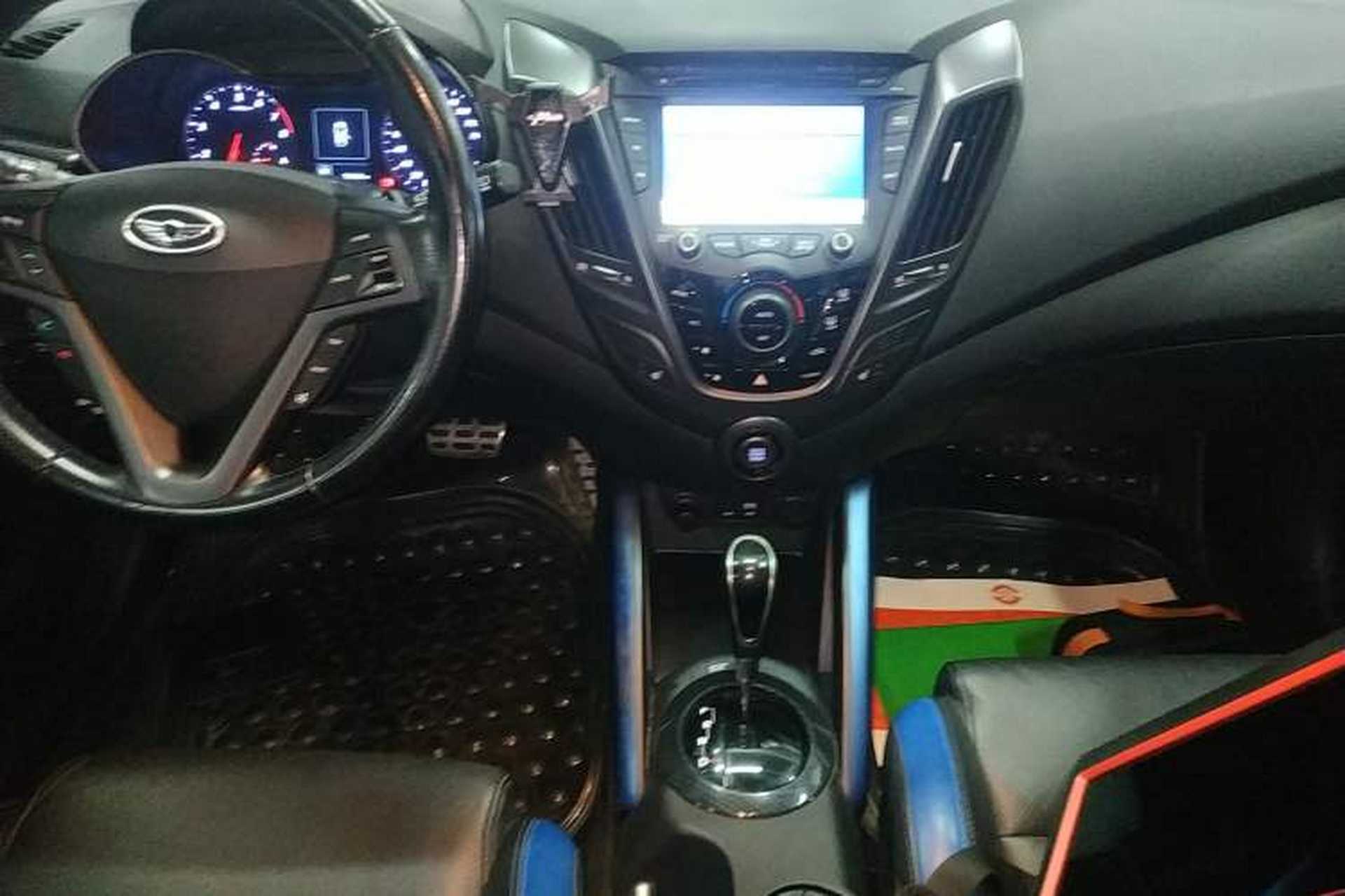 Used Hyundai Veloster 2015 1.6T Automatic Flagship Edition Audio And AC Panel
