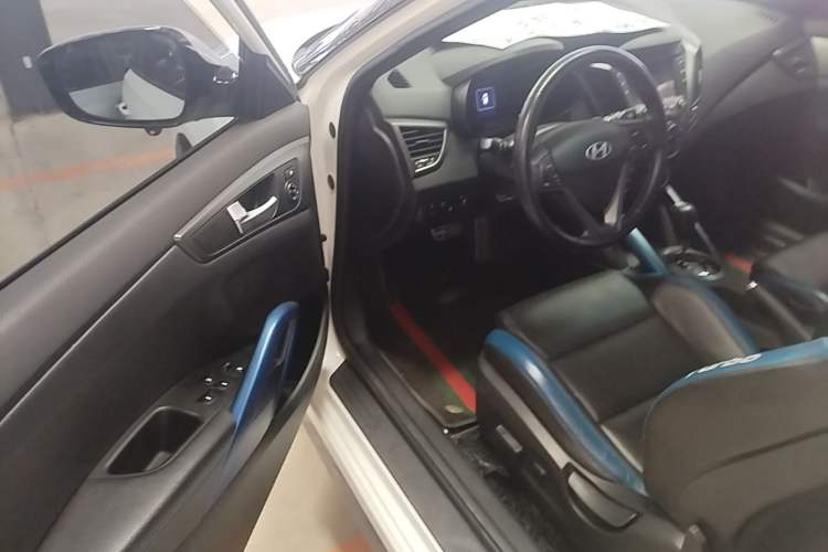 Used Hyundai Veloster 2015 1.6T Automatic Luxury Edition Driver Seat