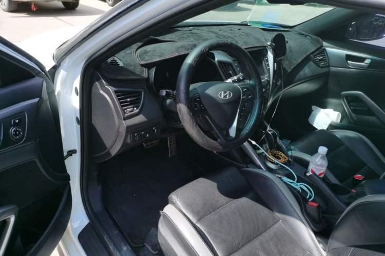 Used Hyundai Veloster 2015 1.6T Automatic Luxury Edition Driver Seat