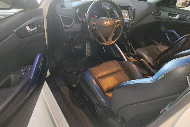 Used Hyundai Veloster 2015 1.6T Automatic Luxury Edition Driver Seat