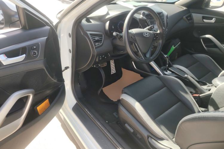Used Hyundai Veloster 2015 1.6T Automatic Prestige Edition Driver Seat