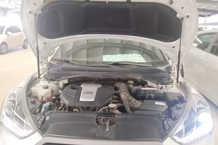 Used Hyundai Veloster 2015 1.6T Automatic Luxury Edition Engine Bay