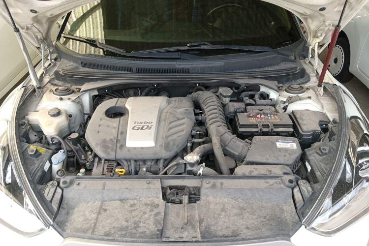 Used Hyundai Veloster 2015 1.6T Automatic Flagship Edition Engine Bay