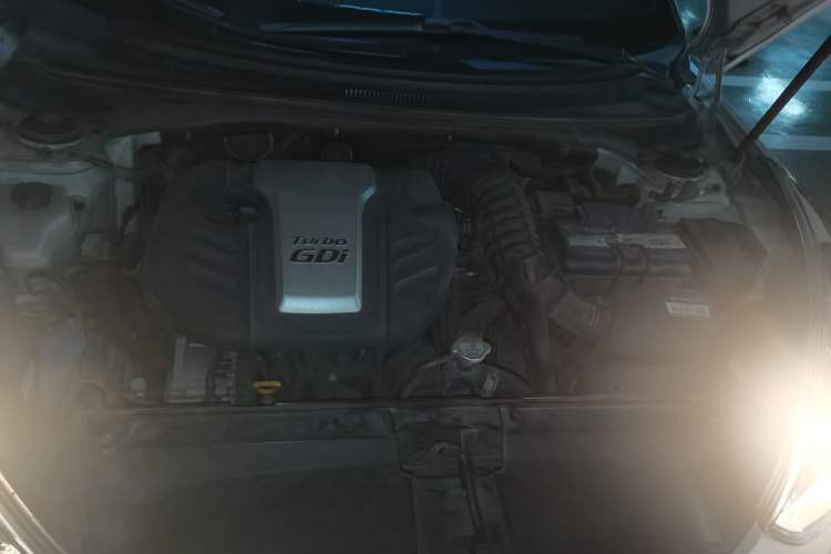 Used Hyundai Veloster 2015 1.6T Automatic Luxury Edition Engine Bay