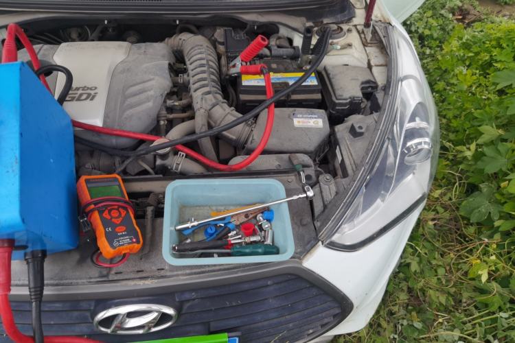 Used Hyundai Veloster 2015 1.6T Automatic Luxury Edition Engine Bay Left