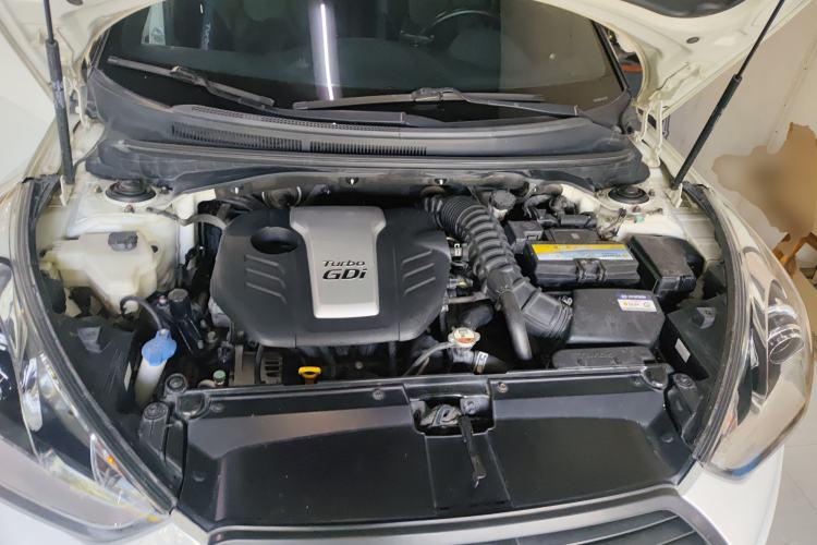 Used Hyundai Veloster 2015 1.6T Automatic Luxury Edition Engine Bay
