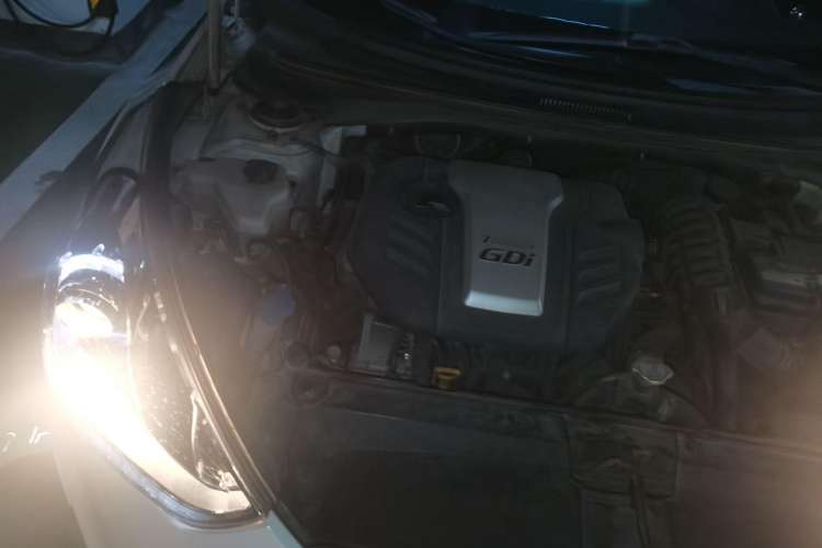 Used Hyundai Veloster 2015 1.6T Automatic Luxury Edition Engine Bay Right