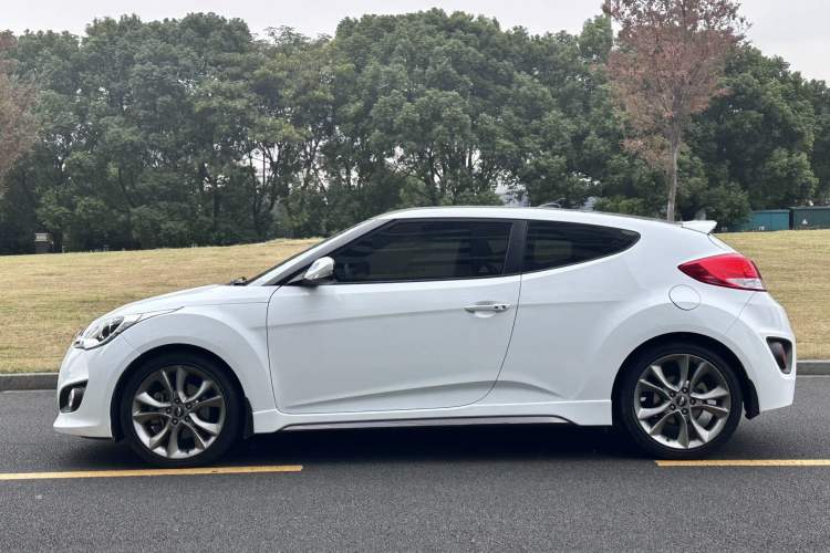 Used Hyundai Veloster 2015 1.6T Automatic Prestige Edition Exterior 3