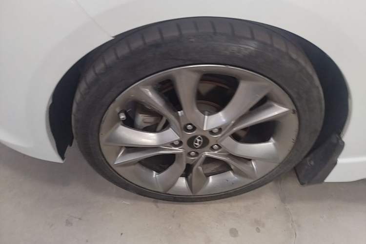 Used Hyundai Veloster 2015 1.6T Automatic Luxury Edition Exterior 4