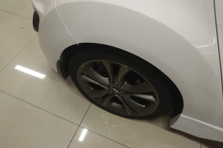 Used Hyundai Veloster 2015 1.6T Automatic Flagship Edition Exterior 8