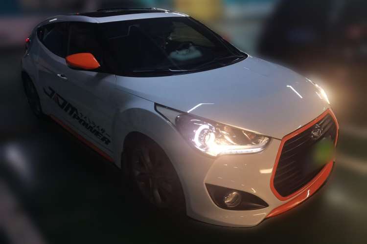 Used Hyundai Veloster 2015 1.6T Automatic Luxury Edition Front Right 45 Deg