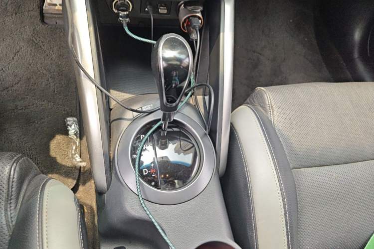 Used Hyundai Veloster 2015 1.6T Automatic Luxury Edition Gear Lever