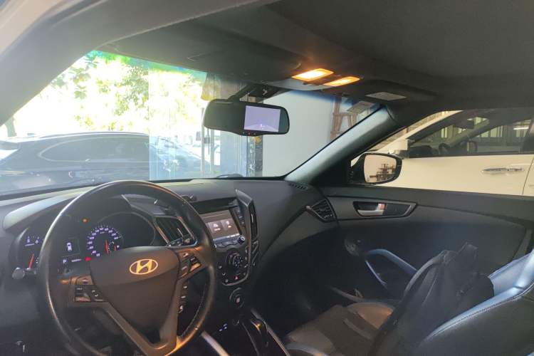 Used Hyundai Veloster 2015 1.6T Automatic Luxury Edition Headliner