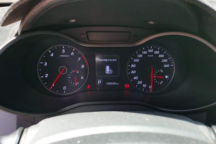 Used Hyundai Veloster 2015 1.6T Automatic Luxury Edition Instrument Cluster