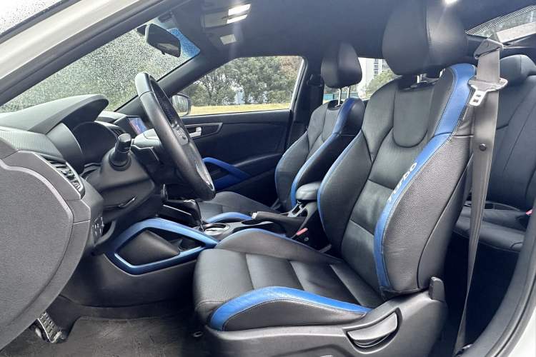 Used Hyundai Veloster 2015 1.6T Automatic Prestige Edition Interior 1