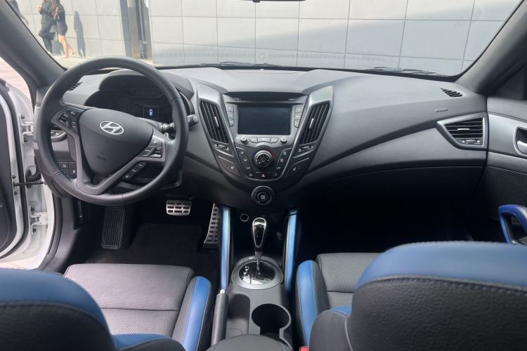 Used Hyundai Veloster 2015 1.6T Automatic Luxury Edition Interior 1