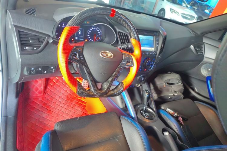 Used Hyundai Veloster 2015 1.6T Automatic Luxury Edition Interior 2