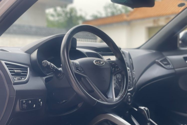 Used Hyundai Veloster 2015 1.6T Automatic Luxury Edition Interior 3