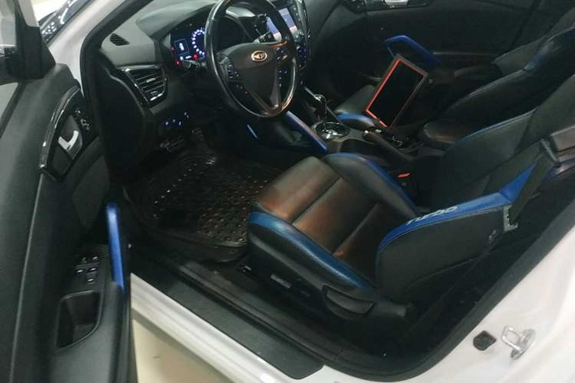 Used Hyundai Veloster 2015 1.6T Automatic Flagship Edition Interior 3