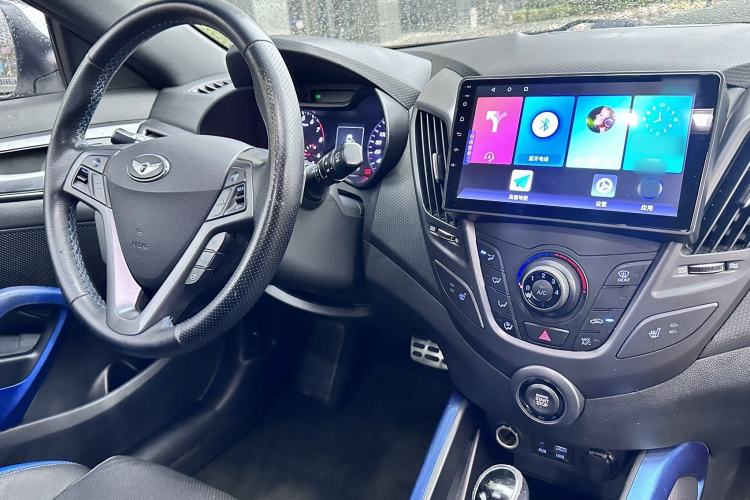 Used Hyundai Veloster 2015 1.6T Automatic Prestige Edition Interior 5